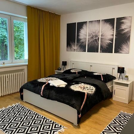 Studio Apartment Dandelion Pozsony Kültér fotó
